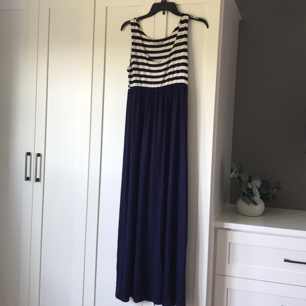 Maxi maternity dress